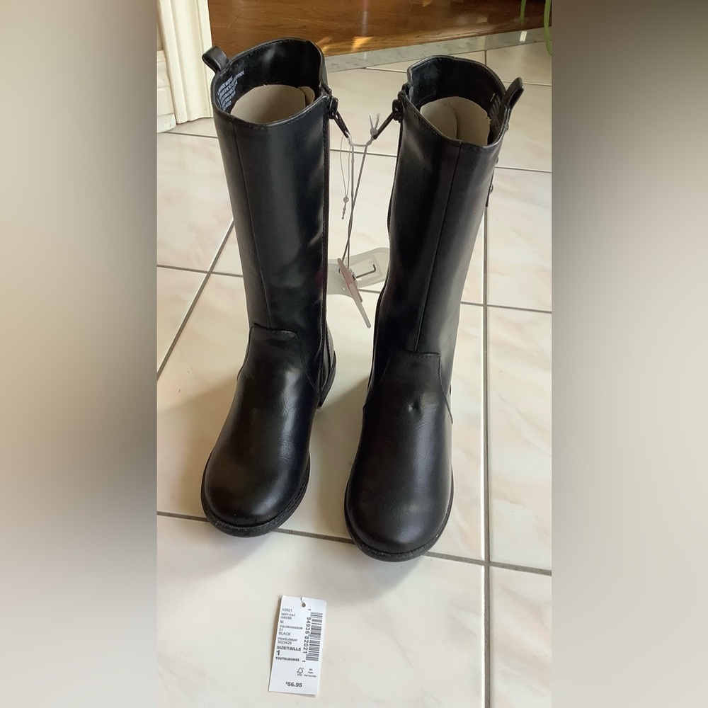 New With Tags Girl’s Tall Boots